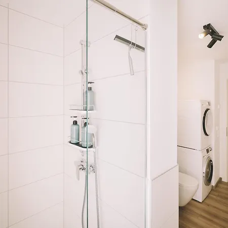 Tomsflat - 3 Rooms, Kitchen, Workspace, Highspeed Wifi, Washer & Dryer, Balcony