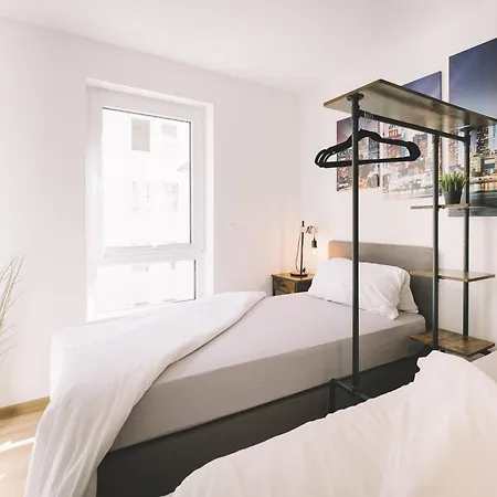 Tomsflat - 3 Rooms, Kitchen, Workspace, Highspeed Wifi, Washer & Dryer, Balcony